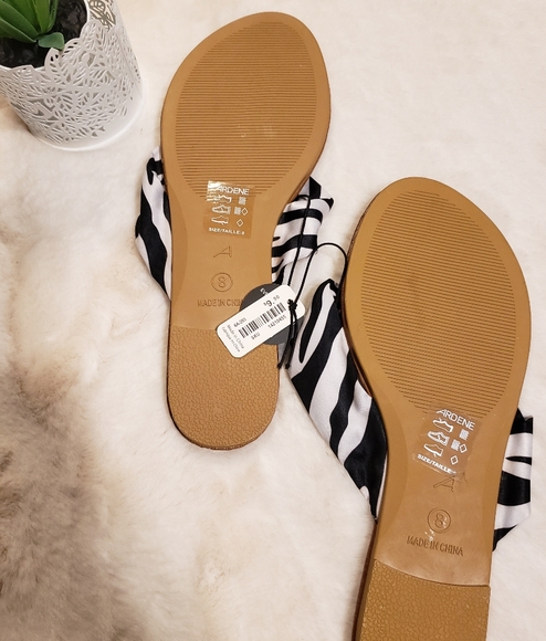 Sandals - Picture 2 of 2